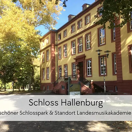 Graefin Anna - Rueckzugsort Fuer Freundetreffen In Der Historischen Hinterburg - 2 Schlafzimmer, Altstadtlage, Garten, Aufzug, Hund Willkommen アパート *