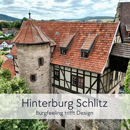 Graefin Anna - Rueckzugsort Fuer Freundetreffen In Der Historischen Hinterburg - 2 Schlafzimmer, Altstadtlage, Garten, Aufzug, Hund Willkommen * Schlitz