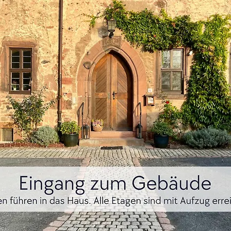 Graefin Anna - Rueckzugsort Fuer Freundetreffen In Der Historischen Hinterburg - 2 Schlafzimmer, Altstadtlage, Garten, Aufzug, Hund Willkommen *