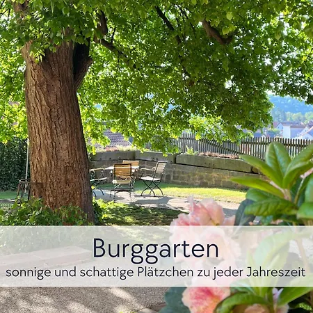 Graefin Anna - Rueckzugsort Fuer Freundetreffen In Der Historischen Hinterburg - 2 Schlafzimmer, Altstadtlage, Garten, Aufzug, Hund Willkommen * Schlitz