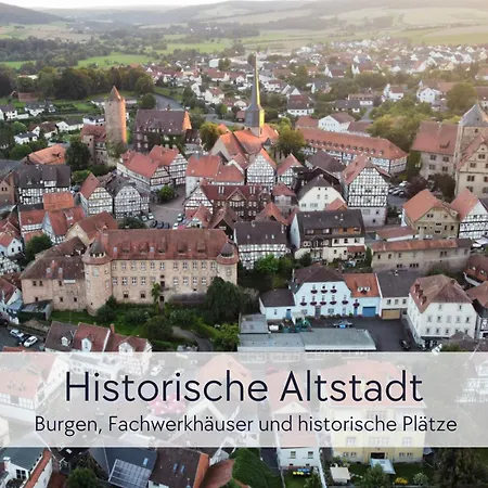 Graefin Anna - Rueckzugsort Fuer Freundetreffen In Der Historischen Hinterburg - 2 Schlafzimmer, Altstadtlage, Garten, Aufzug, Hund Willkommen Schlitz
