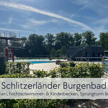 Apartment Graefin Anna - Rueckzugsort Fuer Freundetreffen In Der Historischen Hinterburg - 2 Schlafzimmer, Altstadtlage, Garten, Aufzug, Hund Willkommen Schlitz