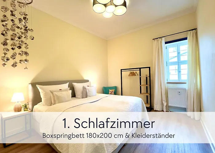 Graefin Anna - Rueckzugsort Fuer Freundetreffen In Der Historischen Hinterburg - 2 Schlafzimmer, Altstadtlage, Garten, Aufzug, Hund Willkommen Appartement *