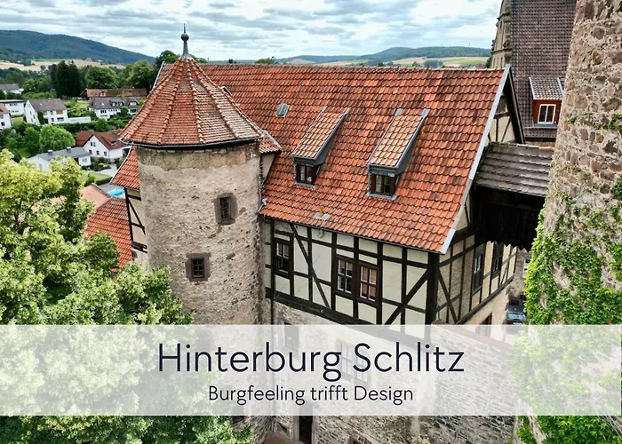 Graefin Anna - Rueckzugsort Fuer Freundetreffen In Der Historischen Hinterburg - 2 Schlafzimmer, Altstadtlage, Garten, Aufzug, Hund Willkommen * Schlitz